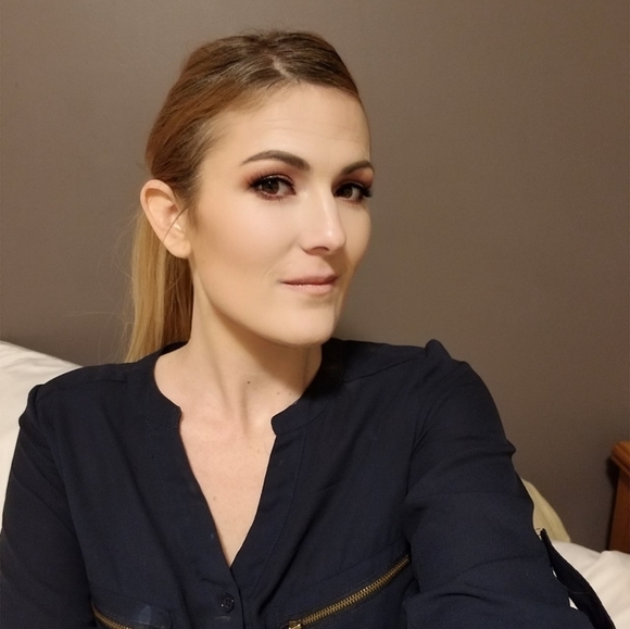 Meet your Posher, Tana - Picture 1 of 1